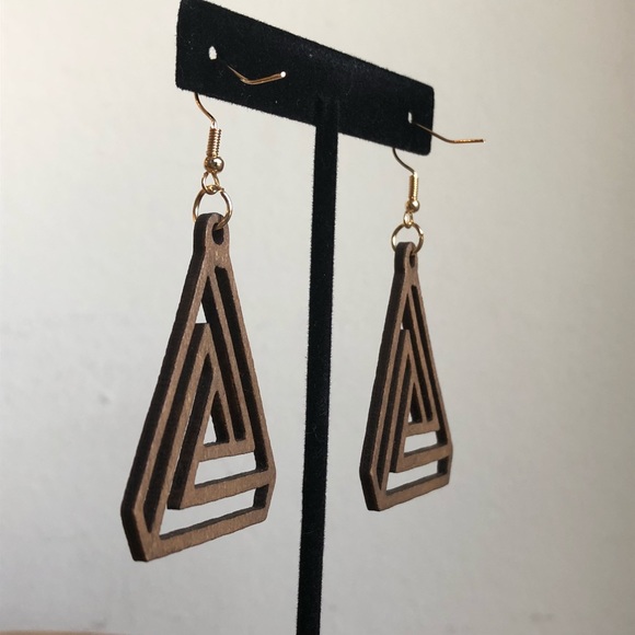 Cute Boho Wooden Isometric Triangle drop Earrings - Picture 4 of 4
